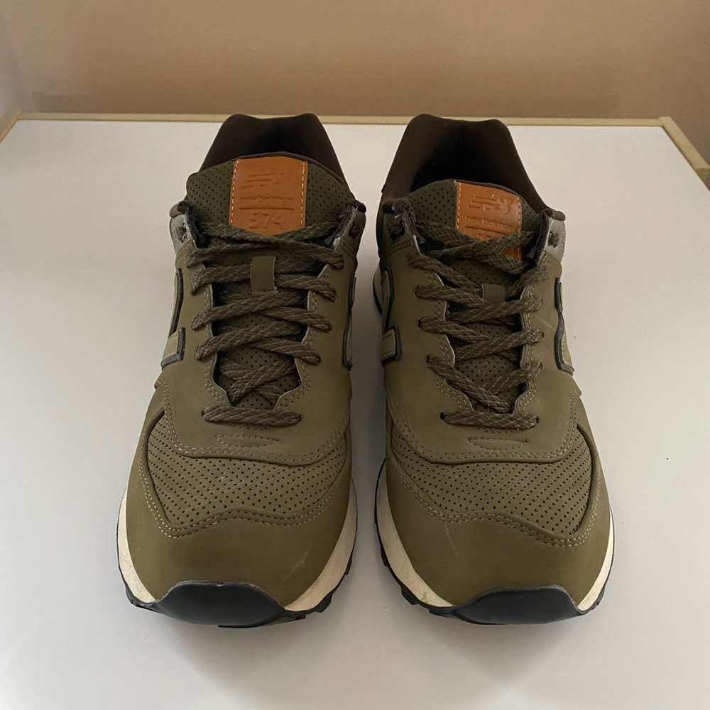 Men’s New Balance 574- like new